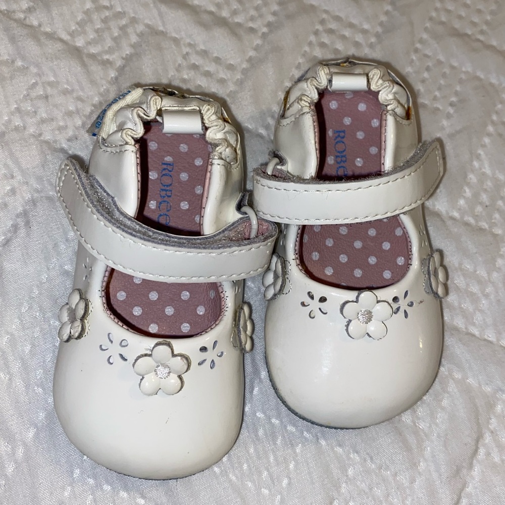 Robeez baby girl dressy shoes